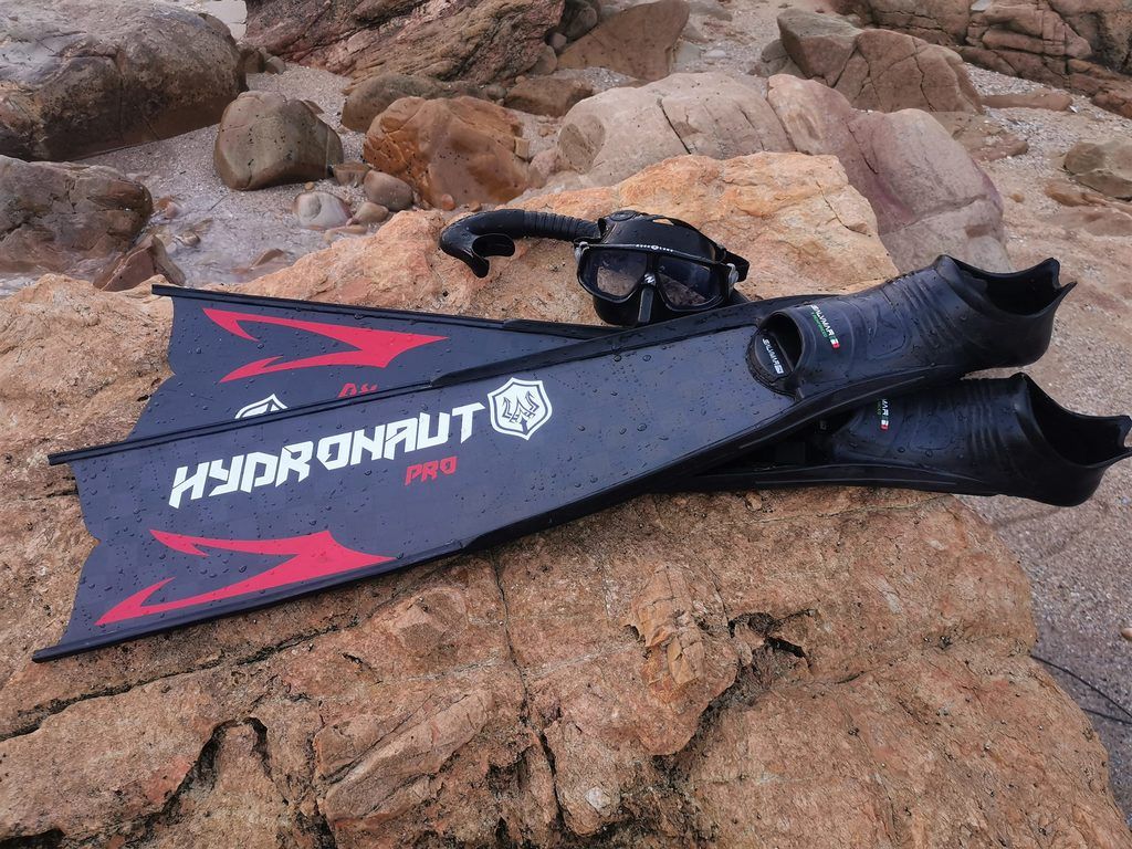 Hydronaut Freediving Fins on rock